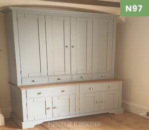 4FT TV DRESSER WITH BIFOLDING DOORS
