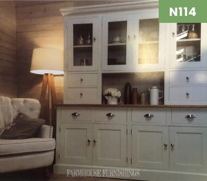 Beautiful 6ft Dresser With Spice Draws