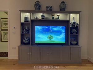 Beautiful 8ft media unit